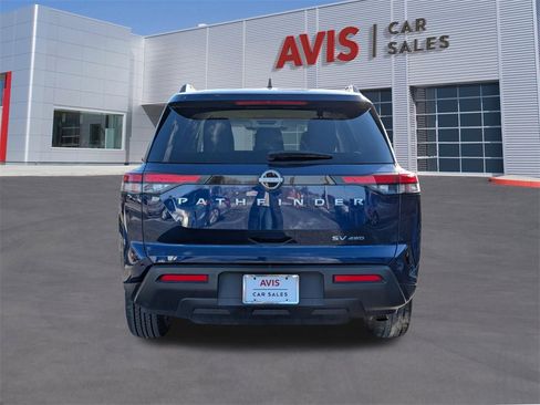 Used 2024 Nissan Pathfinder SV image 5