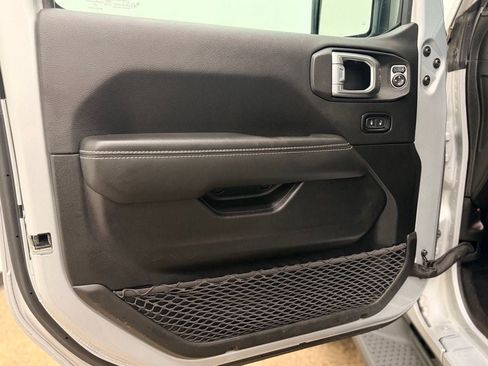 Used 2023 Jeep Wrangler Unlimited Sahara AWD/4WD image 11