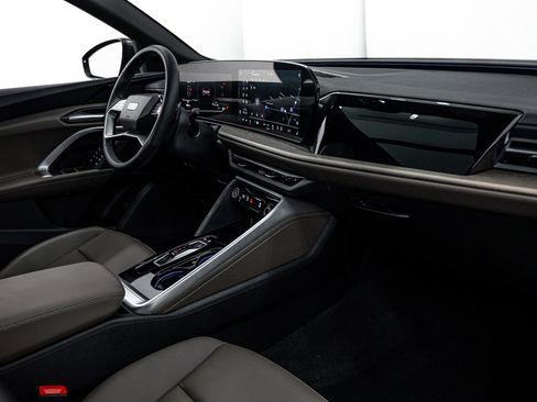 Certified 2025 Audi Q5 Premium w/ Convenience Package image 13