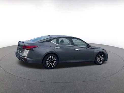 Used 2025 Nissan Altima 2.5 SV image 15