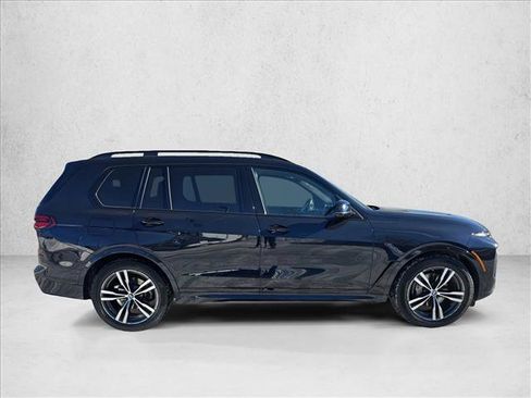 Used 2023 BMW X7 xDrive40i w/ Executive Package AWD/4WD image 4