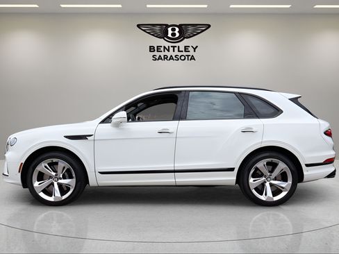 Used 2024 Bentley Bentayga AWD/4WD image 5
