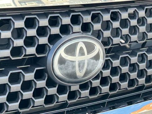 Used 2019 Toyota Tundra SR5 w/ SR5 Upgrade Package RWD image 9