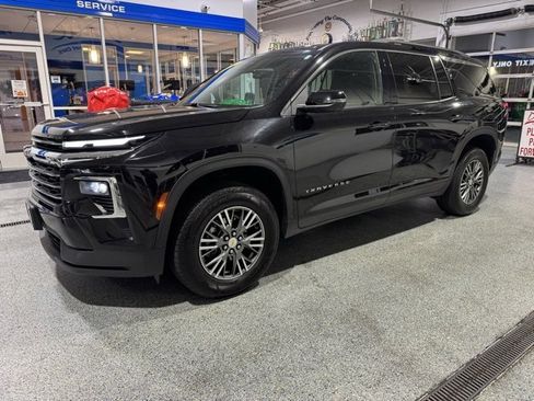 Used 2024 Chevrolet Traverse LT image 4