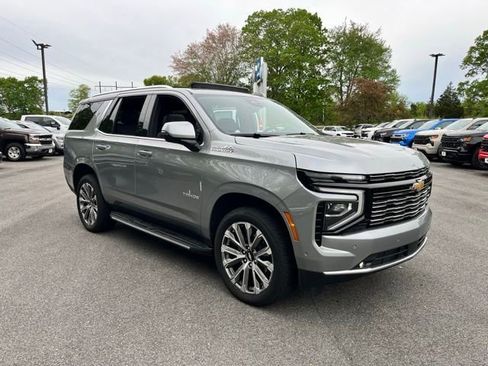 Used 2025 Chevrolet Tahoe High Country AWD/4WD image 4