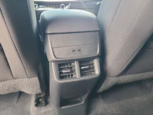 Used 2025 Chevrolet Equinox LT FWD image 9