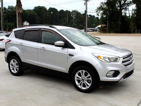 Used 2018 Ford Escape SE image 10