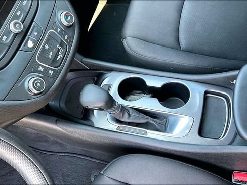 Used 2021 Chevrolet Malibu LS w/ LPO, Convenience Package 2 FWD image 16