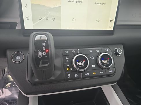Used 2025 Land Rover Defender 110 S image 20