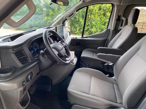 Used 2025 Ford Transit 350 XLT image 31