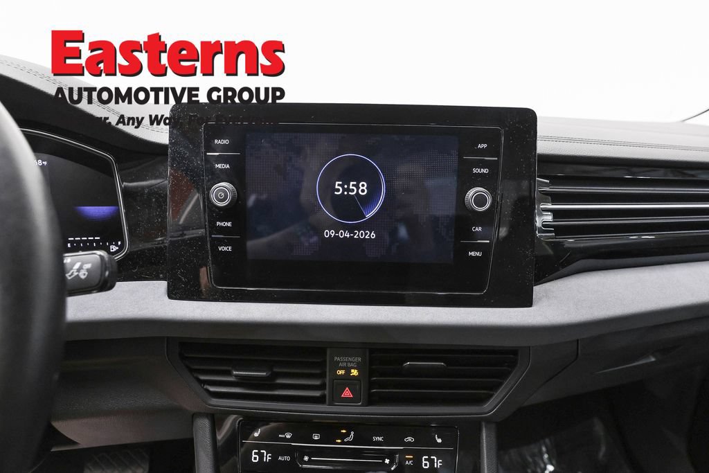 Used 2025 Volkswagen Jetta SE FWD image 14