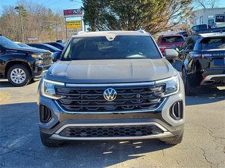 Certified 2024 Volkswagen Atlas Cross Sport SE w/ Panoramic Sunroof Package video 2