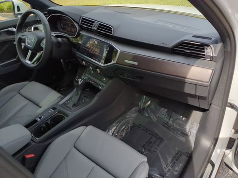 Certified 2025 Audi Q3 2.0T Premium w/ Convenience Package image 13