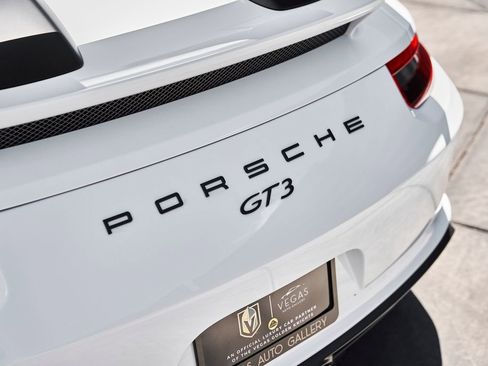 Used 2018 Porsche 911 GT3 RWD image 11