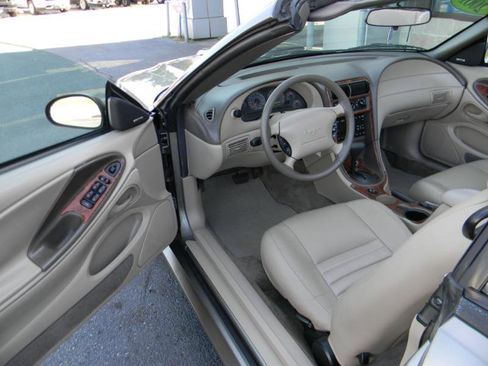 Used 2001 Ford Mustang GT Premium image 13