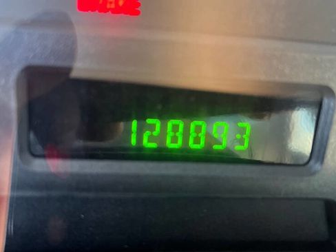 Used 2007 Ford F250 XL image 11