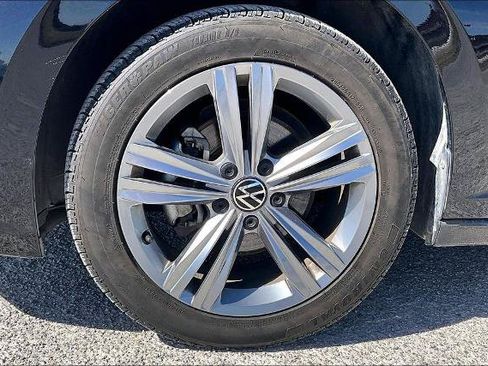 Used 2024 Volkswagen Jetta SE FWD image 9