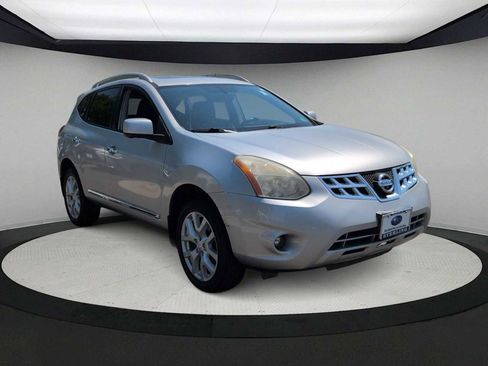 Used 2013 Nissan Rogue SL AWD/4WD image 2