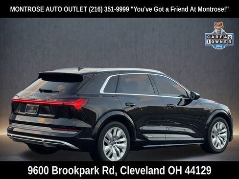 Used 2022 Audi e-tron S Premium Plus image 8