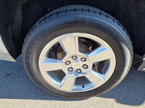 Used 2015 Chevrolet Suburban LTZ image 24