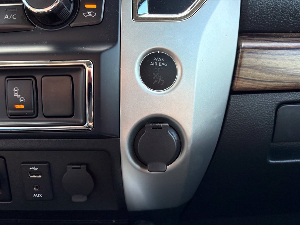 Used 2017 Nissan Titan SL AWD/4WD image 24
