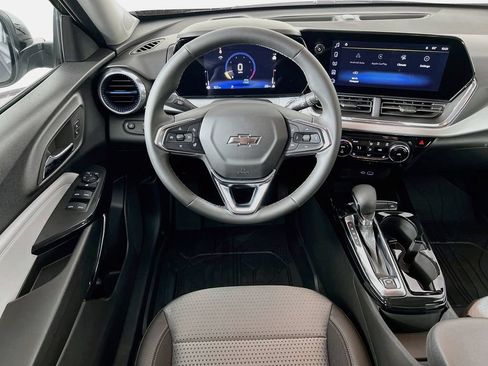 New 2026 Chevrolet Trax LT w/ Driver Confidence Package FWD image 21