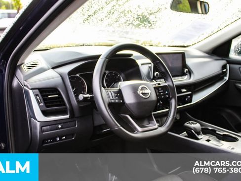 Used 2025 Nissan Rogue SV FWD image 23