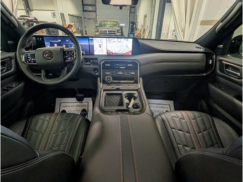 Used 2026 Nissan Armada PRO-4X AWD/4WD image 9