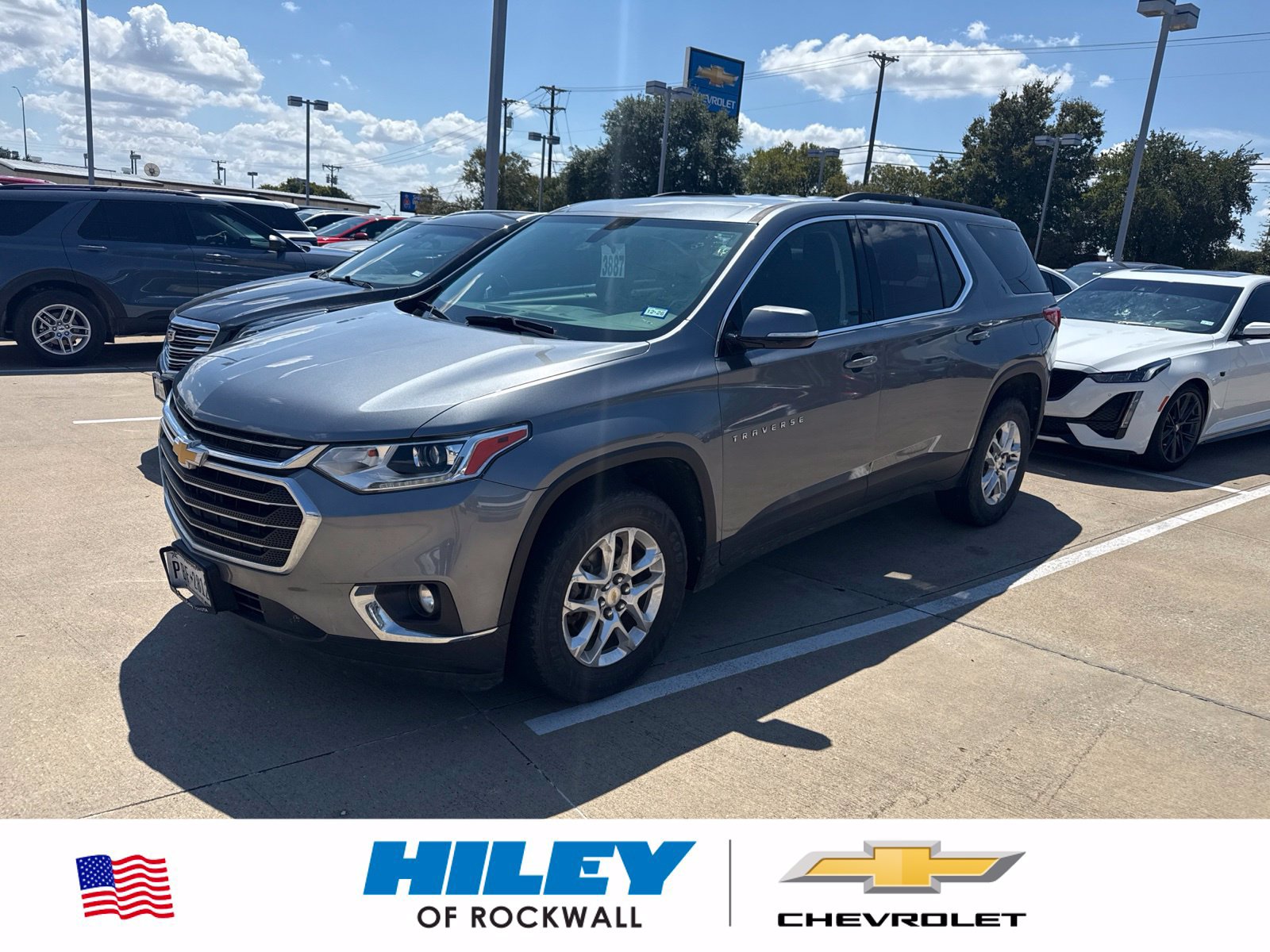Used 2020 Chevrolet Traverse LT FWD image 1