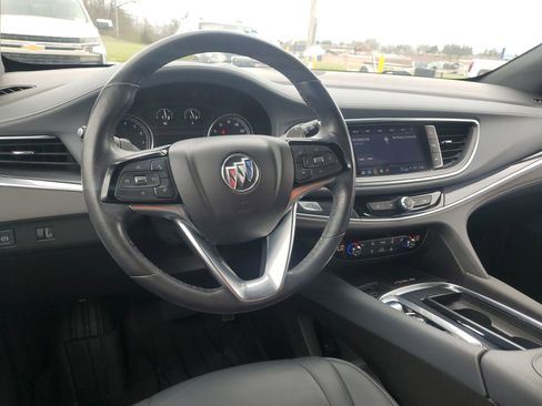 Used 2022 Buick Enclave Essence w/ Sport Touring Edition FWD image 19
