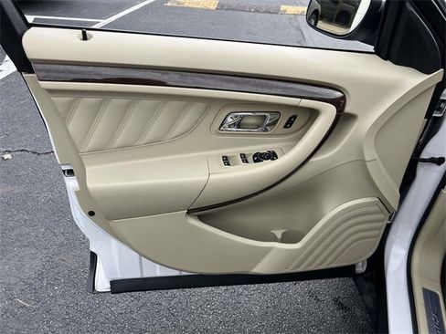 Used 2014 Ford Taurus Limited w/ Equipment Group 301A image 10