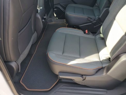 New 2026 GMC Acadia AT4 w/ Luxury Package AWD/4WD image 20