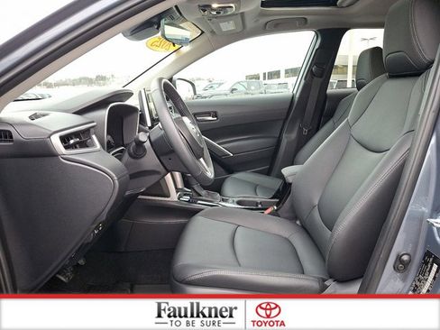 Certified 2025 Toyota Corolla Cross XLE image 13