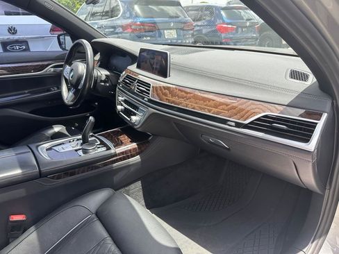 Used 2021 BMW 740i w/ M Sport Package RWD image 25