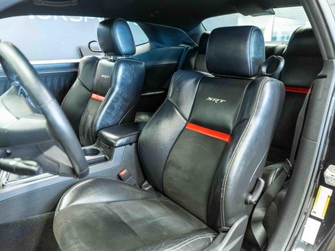 Used 2010 Dodge Challenger SRT8 RWD image 11