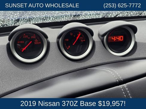 Used 2019 Nissan 370Z Coupe RWD image 32