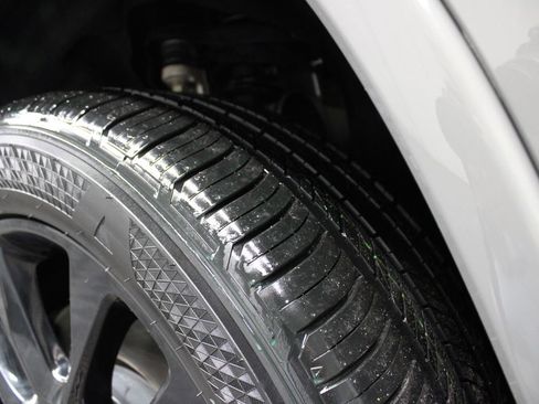 Used 2021 Jeep Grand Cherokee Altitude AWD/4WD image 11