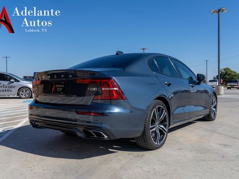 Used 2019 Volvo S60 T8 R-Design image 3