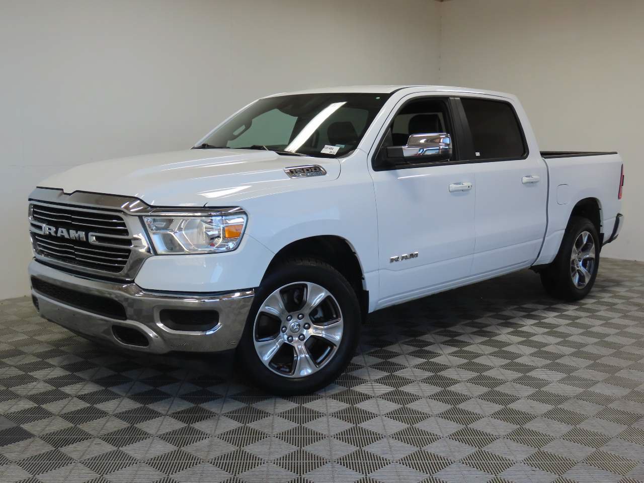 Used 2024 RAM 1500 Laramie RWD image 1