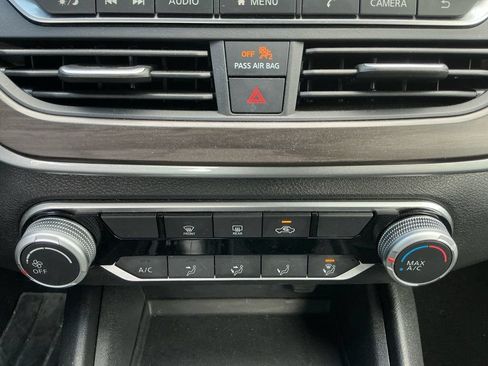 Used 2025 Nissan Altima 2.5 SV AWD/4WD image 22
