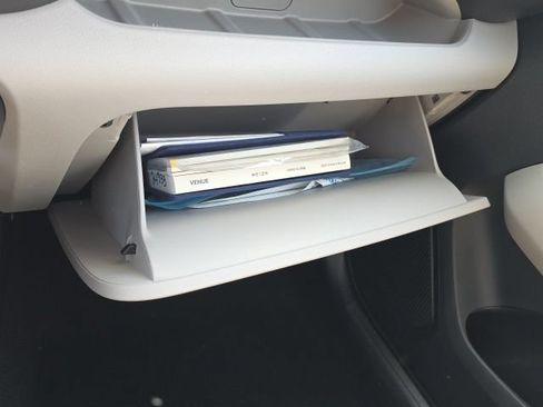 Certified 2024 Hyundai Venue SEL FWD image 16