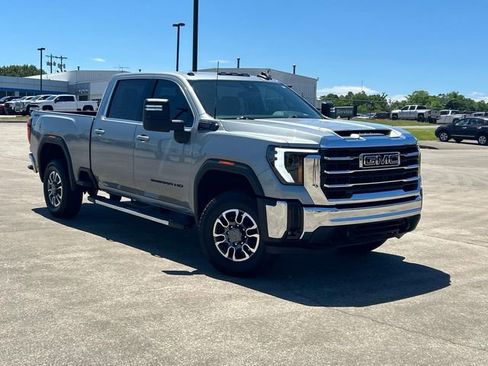Used 2026 GMC Sierra 2500 SLE AWD/4WD image 2