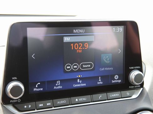 New 2025 Nissan Sentra SR image 5