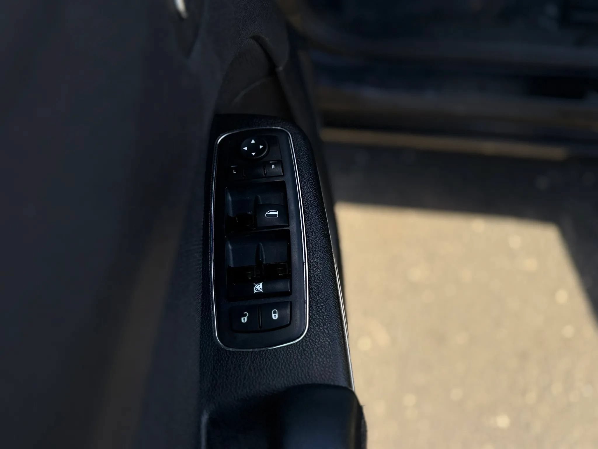 Used 2015 Dodge Charger SE w/ Popular Equipment Group RWD image 29