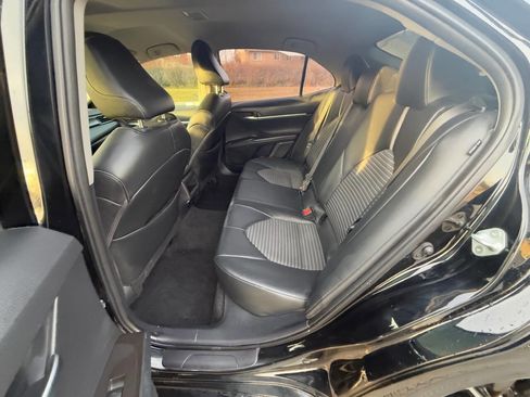 Used 2023 Toyota Camry SE w/ Convenience Package image 11