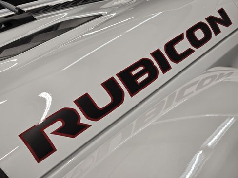 Used 2025 Jeep Wrangler Unlimited Rubicon w/ Safety Group AWD/4WD image 13