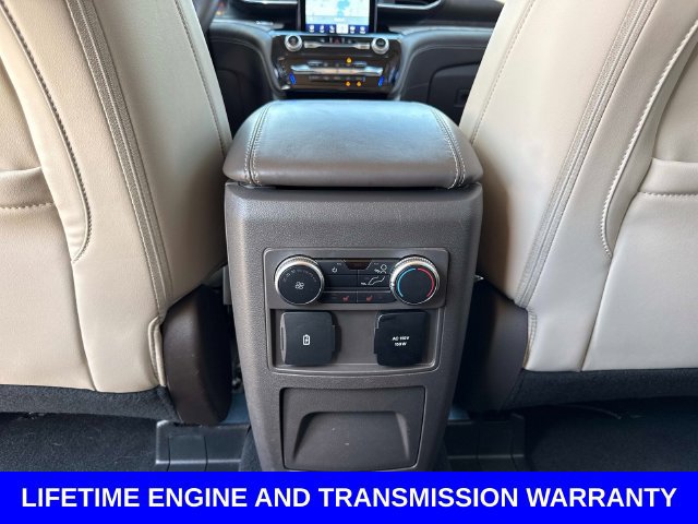 Used 2022 Ford Explorer Platinum w/ Equipment Group 601A AWD/4WD image 17
