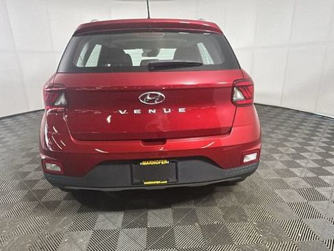 Used 2025 Hyundai Venue SEL FWD image 4