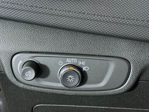 Used 2025 Chevrolet TrailBlazer LT image 16