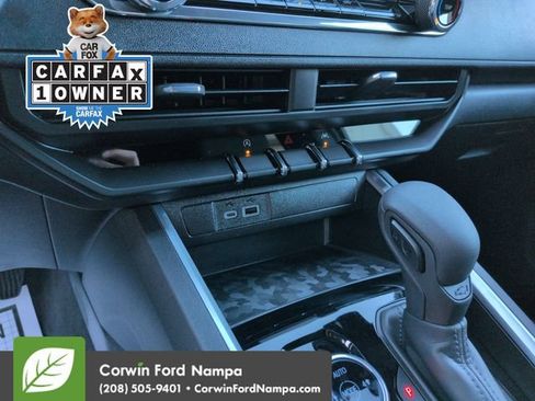 Used 2024 Chevrolet Colorado Trail Boss w/ Technology Package AWD/4WD image 17